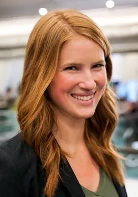 Анника Льюис